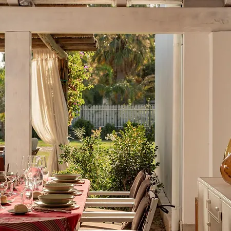 Angelica With Private Access To Villa Pula